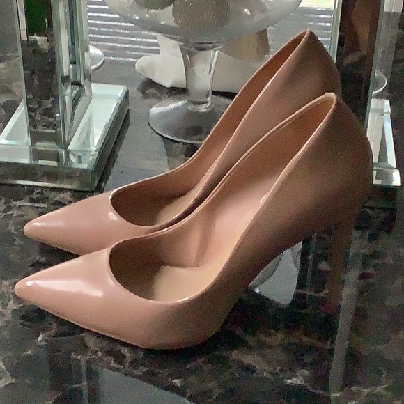 Shoes - Picture 2 of 4